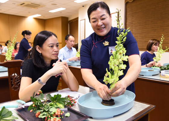 Flowers Bring Spiritual Realizations on the Tzu Chi Path